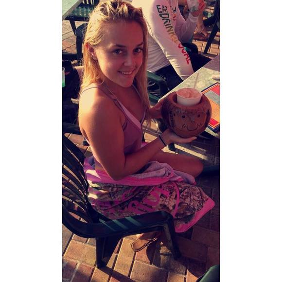 Meet your Posher, Dana - Picture 1 of 1